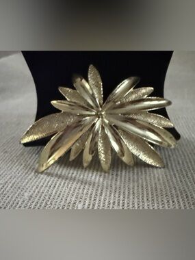Vintage Sarah Coventry Gold Floral Burst Statement Brooch